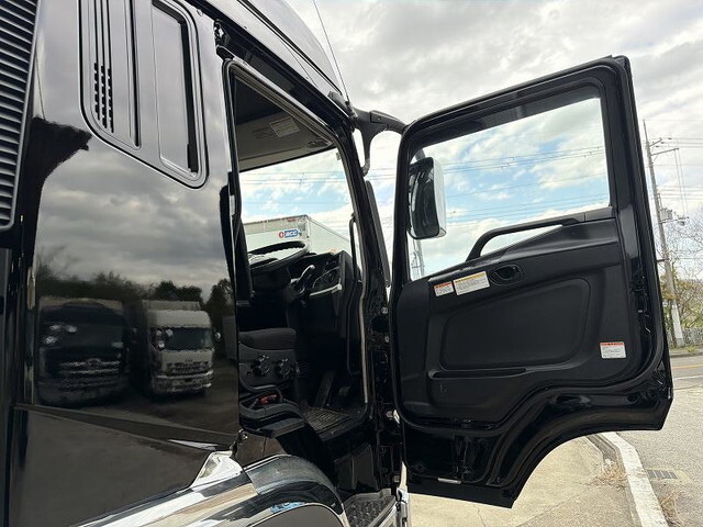 三菱ふそうスーパーグレート冷凍車（冷蔵車）大型（10t）[写真32]