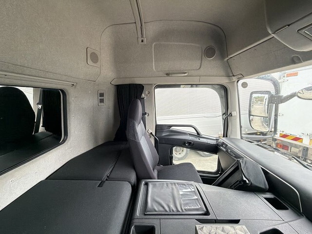 三菱ふそうスーパーグレート冷凍車（冷蔵車）大型（10t）[写真37]