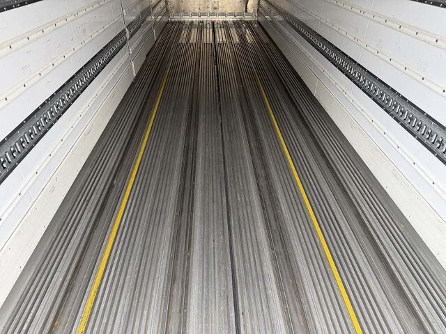 三菱ふそうスーパーグレート冷凍車（冷蔵車）大型（10t）[写真09]