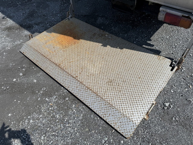 トヨタダイナアルミバン小型（2t・3t）[写真08]