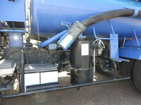 いすゞエルフバキュームカー小型（2t・3t）[写真11]