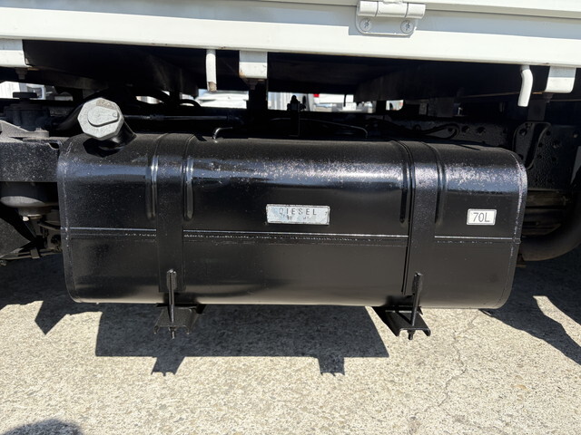 三菱ふそうキャンター平ボディ小型（2t・3t）[写真29]