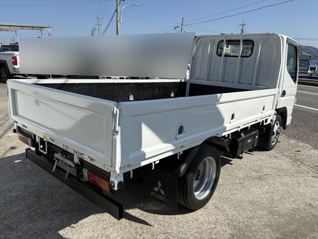 三菱ふそうキャンター平ボディ小型（2t・3t）[写真04]