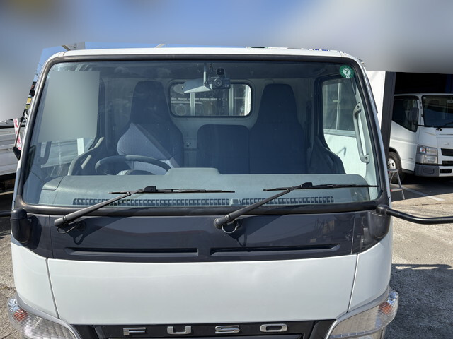 三菱ふそうキャンター平ボディ小型（2t・3t）[写真09]