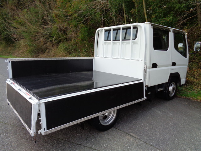 三菱ふそうキャンターダブルキャブ（Wキャブ）小型（2t・3t）[写真10]