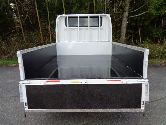 三菱ふそうキャンターダブルキャブ（Wキャブ）小型（2t・3t）[写真11]