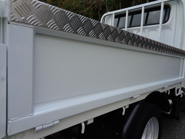 三菱ふそうキャンターダブルキャブ（Wキャブ）小型（2t・3t）[写真16]