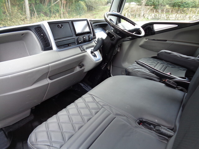 三菱ふそうキャンターダブルキャブ（Wキャブ）小型（2t・3t）[写真27]