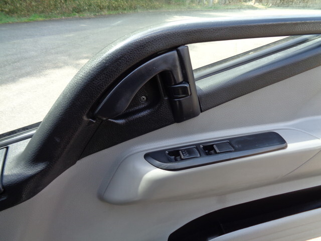 三菱ふそうキャンターダブルキャブ（Wキャブ）小型（2t・3t）[写真38]