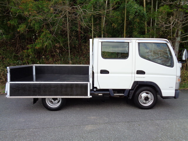三菱ふそうキャンターダブルキャブ（Wキャブ）小型（2t・3t）[写真07]