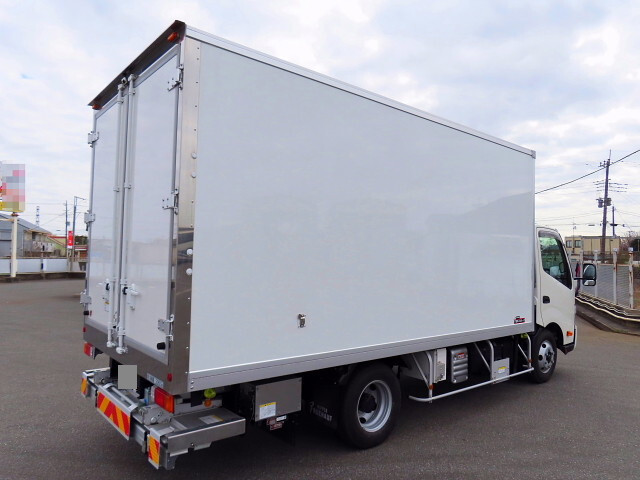 日野デュトロ冷凍車（冷蔵車）小型（2t・3t）[写真02]