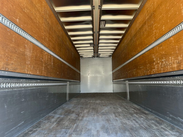 三菱ふそうスーパーグレートアルミウイング大型（10t）[写真13]