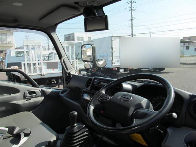 日野デュトロ冷凍車（冷蔵車）小型（2t・3t）[写真16]