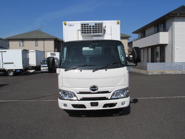 日野デュトロ冷凍車（冷蔵車）小型（2t・3t）[写真05]
