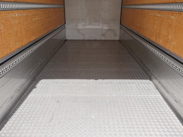 三菱ふそうファイターアルミウイング中型（4t）[写真12]