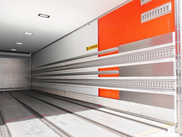 三菱ふそうスーパーグレート冷凍車（冷蔵車）大型（10t）[写真16]