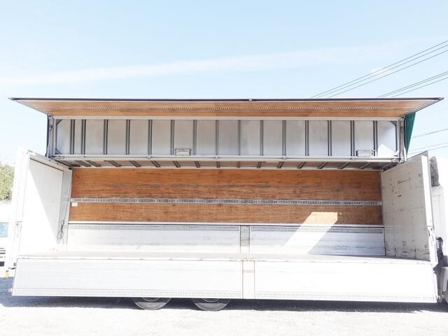 UDトラックスクオンアルミウイング大型（10t）[写真13]