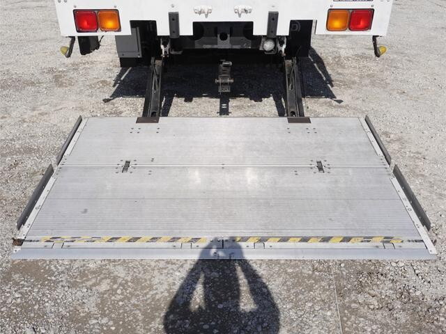 UDトラックスクオンアルミウイング大型（10t）[写真15]