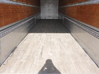 UDトラックスクオンアルミウイング大型（10t）[写真19]