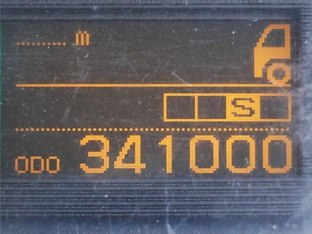 UDトラックスクオンアルミウイング大型（10t）[写真27]