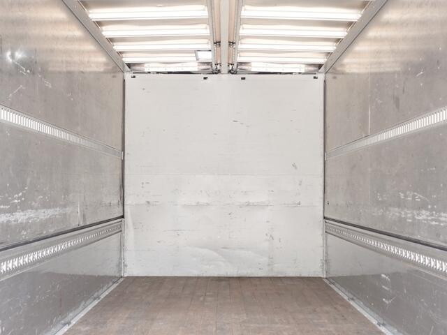 三菱ふそうファイターアルミウイング増トン（6t・8t）[写真10]