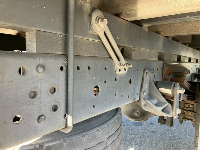 いすゞエルフクレーン4段小型（2t・3t）[写真32]