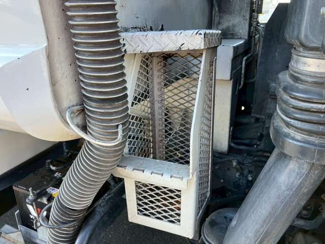 いすゞエルフパッカー車（塵芥車）小型（2t・3t）[写真10]