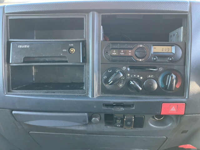 いすゞエルフパッカー車（塵芥車）小型（2t・3t）[写真14]