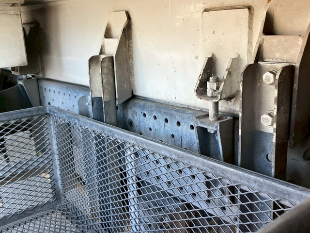 いすゞエルフパッカー車（塵芥車）小型（2t・3t）[写真23]