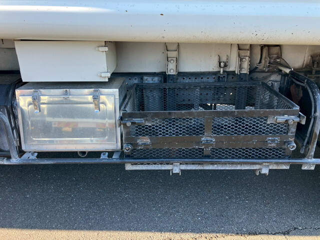 いすゞエルフパッカー車（塵芥車）小型（2t・3t）[写真26]