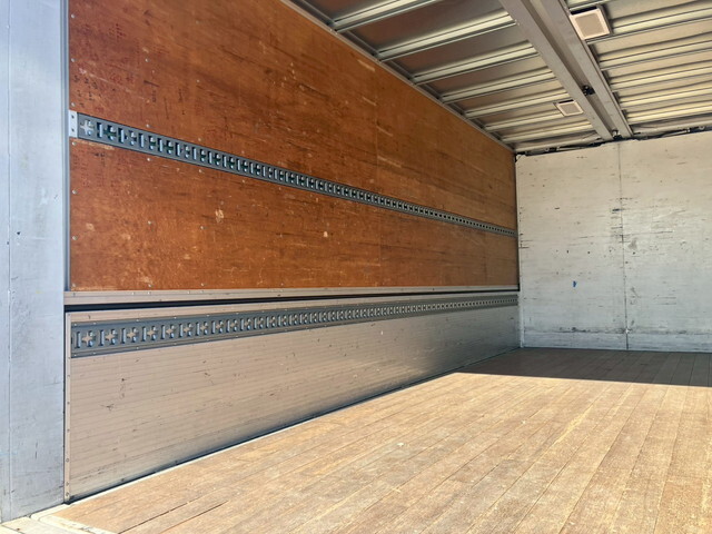 日野レンジャーアルミウイング中型（4t）[写真14]