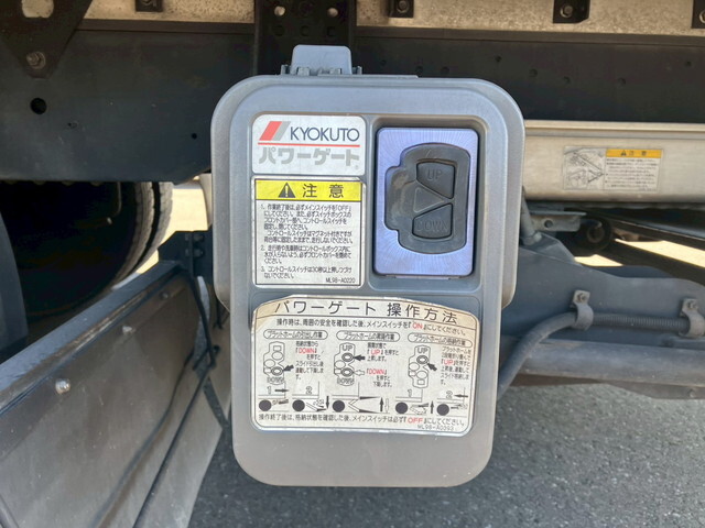 日野レンジャーアルミウイング中型（4t）[写真38]