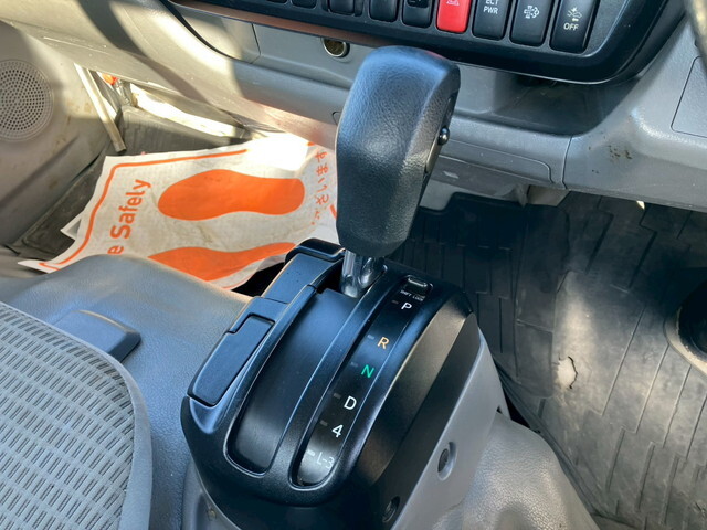 トヨタトヨエース平ボディ小型（2t・3t）[写真26]