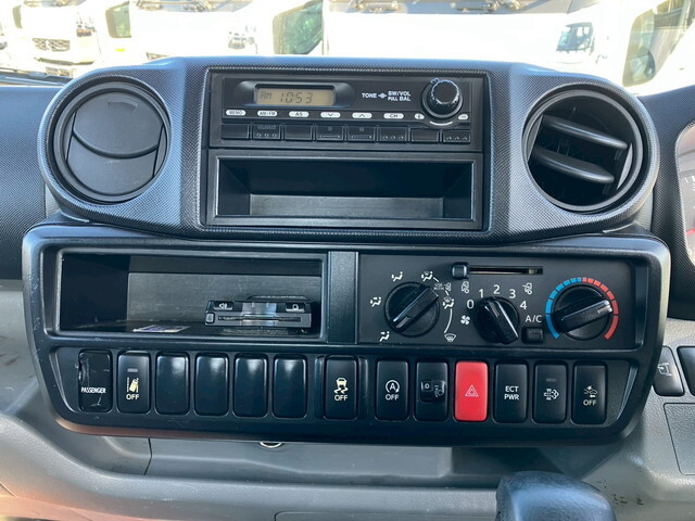 トヨタトヨエース平ボディ小型（2t・3t）[写真25]