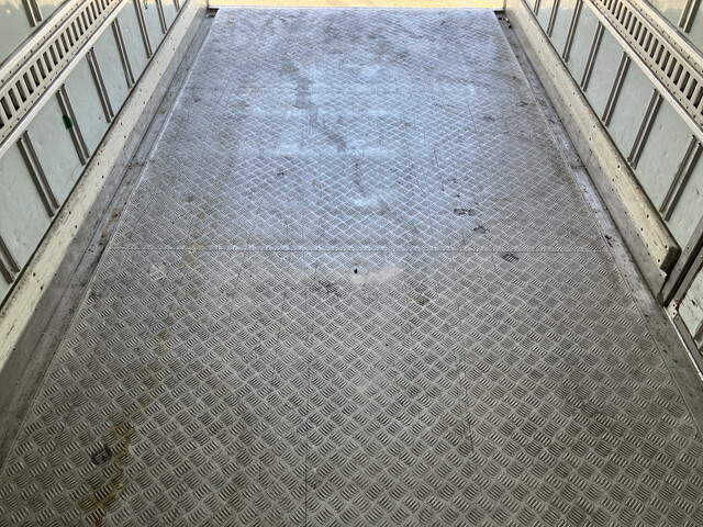 日野デュトロ冷凍車（冷蔵車）小型（2t・3t）[写真15]