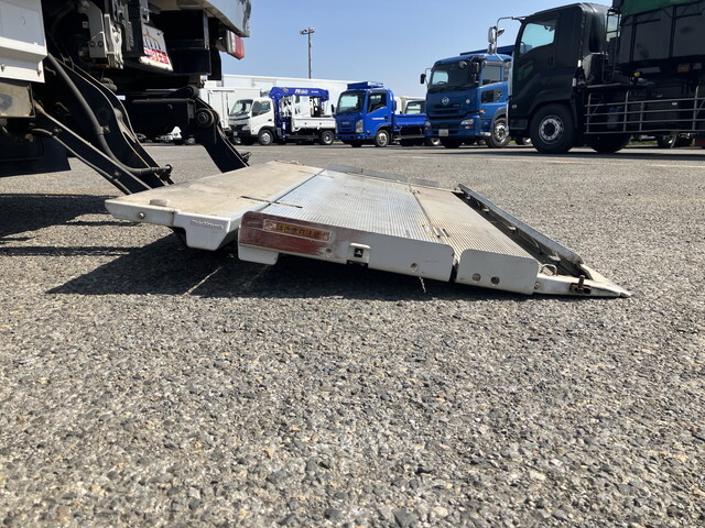 日野デュトロ冷凍車（冷蔵車）小型（2t・3t）[写真23]