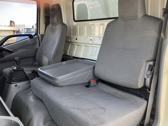 日野デュトロ冷凍車（冷蔵車）小型（2t・3t）[写真31]