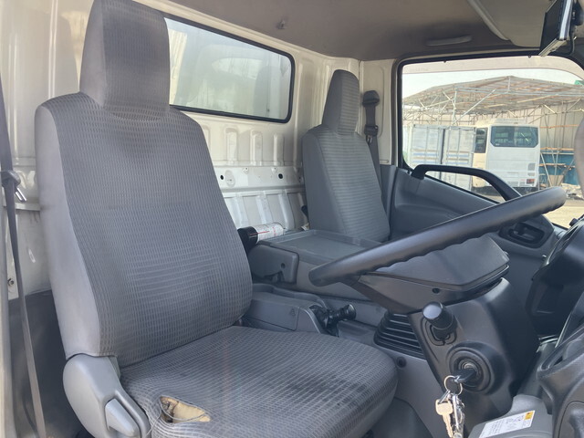 日野デュトロ冷凍車（冷蔵車）小型（2t・3t）[写真32]