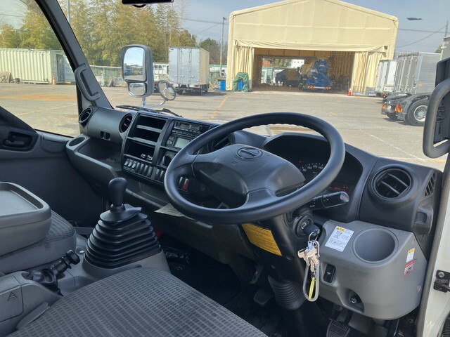 日野デュトロ冷凍車（冷蔵車）小型（2t・3t）[写真33]