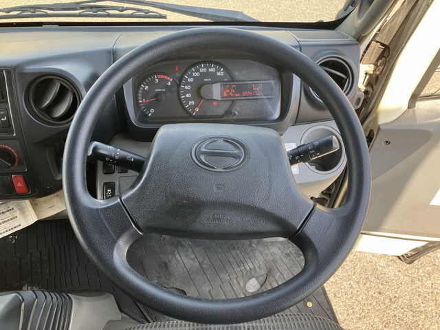 日野デュトロ冷凍車（冷蔵車）小型（2t・3t）[写真34]