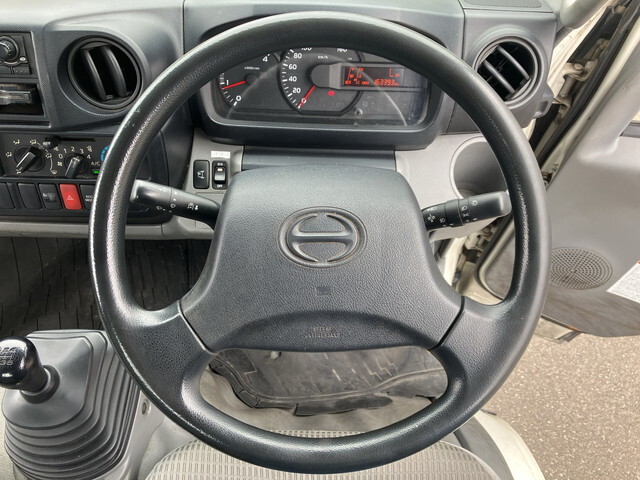 日野デュトロ平ボディ小型（2t・3t）[写真32]