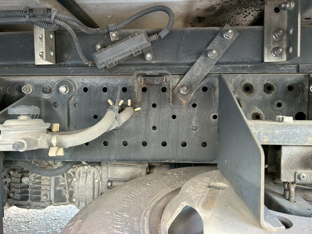 いすゞエルフ冷凍車（冷蔵車）小型（2t・3t）[写真26]