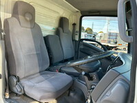 いすゞエルフ冷凍車（冷蔵車）小型（2t・3t）[写真34]