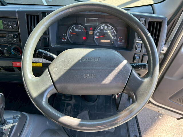 いすゞエルフ冷凍車（冷蔵車）小型（2t・3t）[写真35]