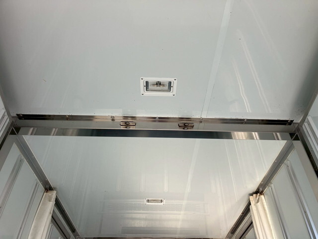 いすゞエルフ冷凍車（冷蔵車）小型（2t・3t）[写真16]