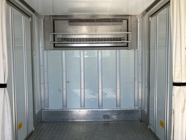 いすゞエルフ冷凍車（冷蔵車）小型（2t・3t）[写真18]