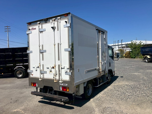 いすゞエルフ冷凍車（冷蔵車）小型（2t・3t）[写真02]