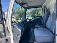 いすゞエルフ冷凍車（冷蔵車）小型（2t・3t）[写真30]