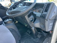 いすゞエルフ冷凍車（冷蔵車）小型（2t・3t）[写真34]