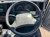 いすゞエルフ冷凍車（冷蔵車）小型（2t・3t）[写真35]